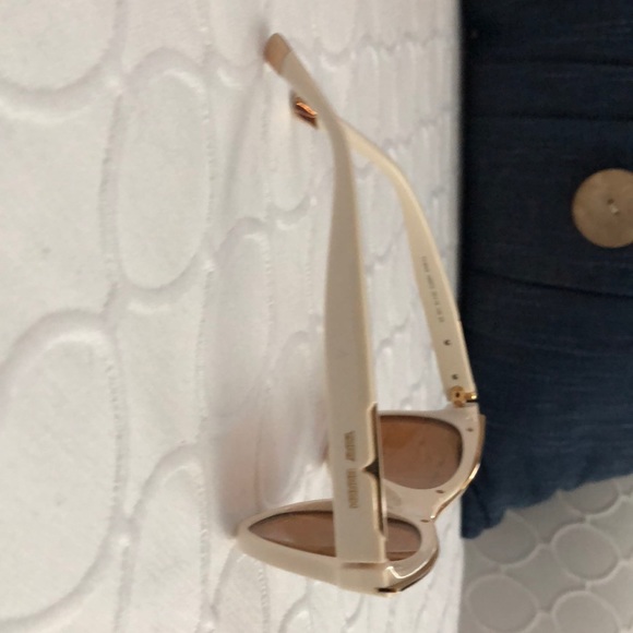 Tory Burch sunglasses white with gold trim, - Picture 2 of 4